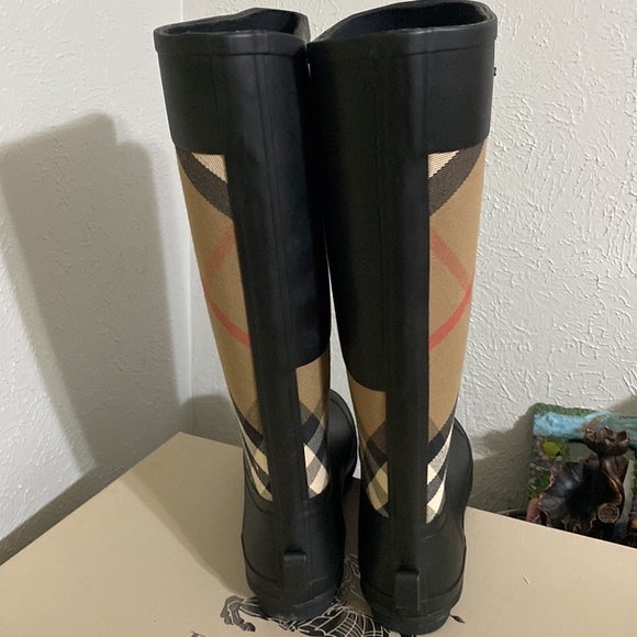 Burberry Clemence Rainboots with box size 41 - Picture 4 of 4